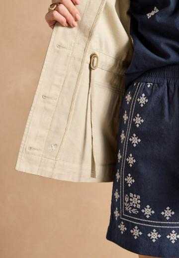 Куртка с накладнымит карманами