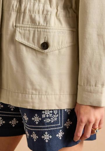 Куртка с накладнымит карманами