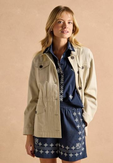 Куртка с накладнымит карманами