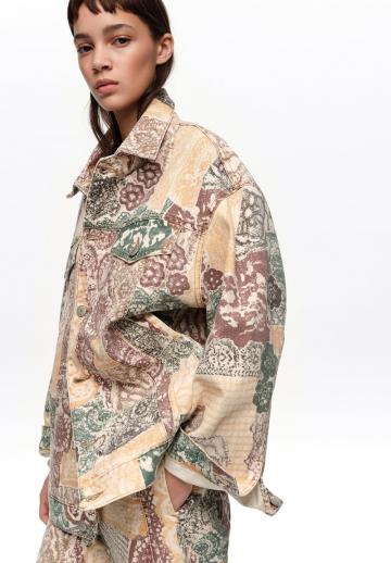 Короткое пальто