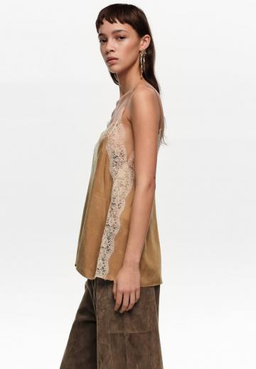 Топ на бретельках