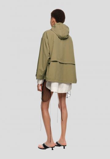 Куртка с накладнымит карманами