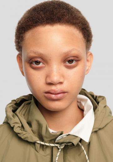 Куртка с накладнымит карманами