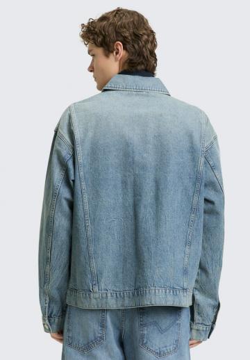 Джинсовая куртка