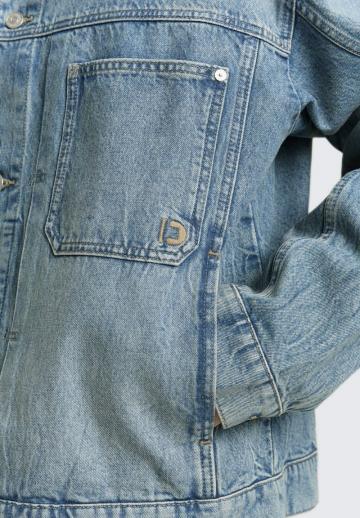 Джинсовая куртка