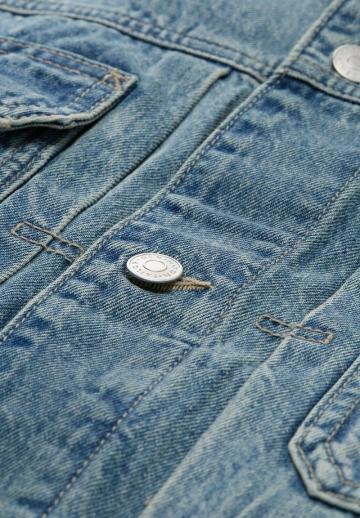 Джинсовая куртка