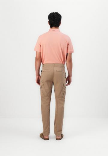 Брюки с накладными карманами