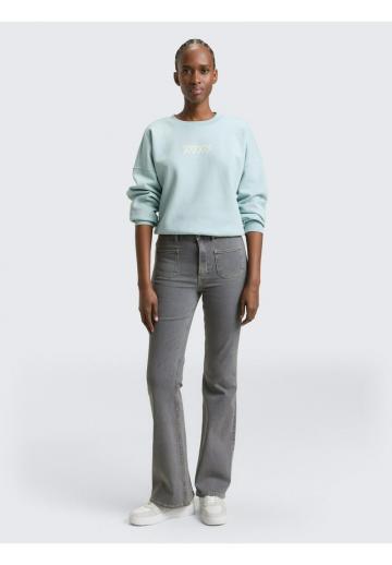 Клешеные джинсы