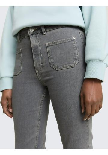 Клешеные джинсы