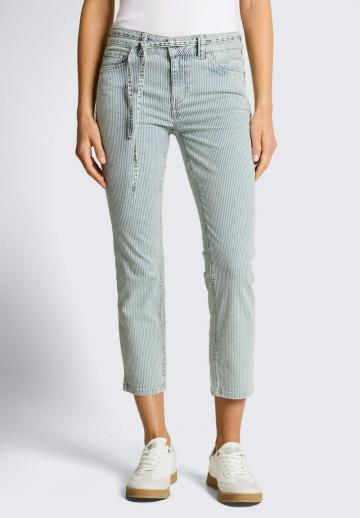 Короткие джинсы