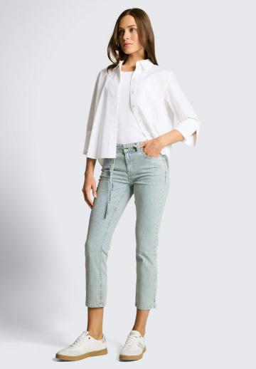 Короткие джинсы