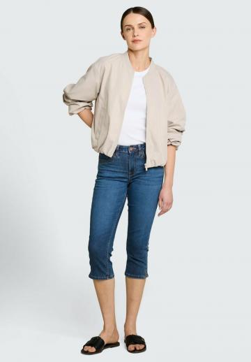 Короткие джинсы