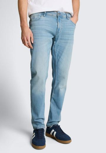 Узкие джинсы