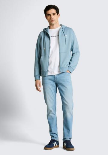 Узкие джинсы