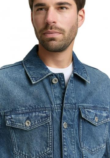 Джинсовая куртка