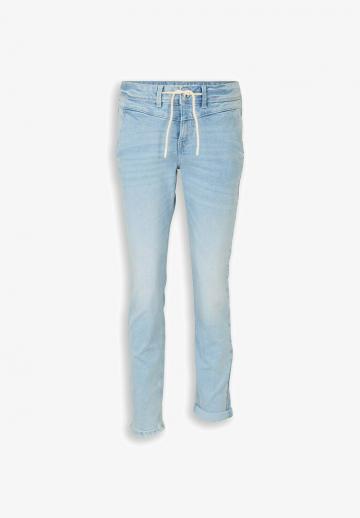 Узкие джинсы