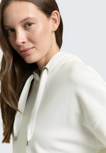 Пуловер с капюшоном