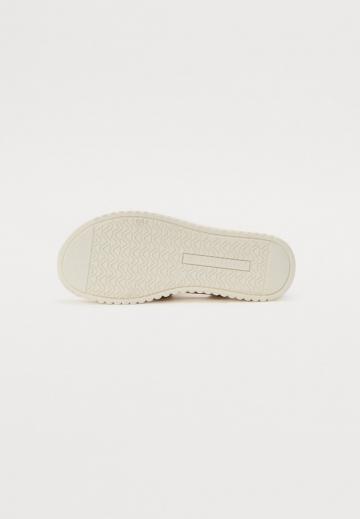 Босоножки на платформе