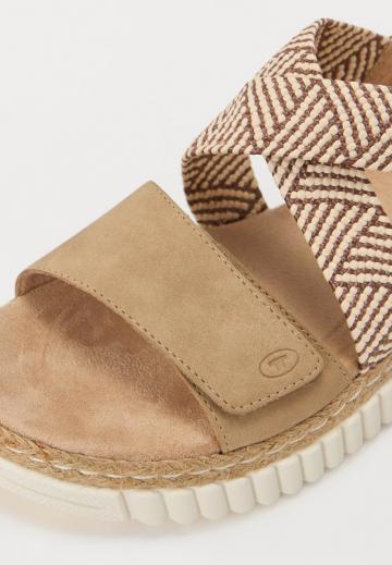 Босоножки на платформе