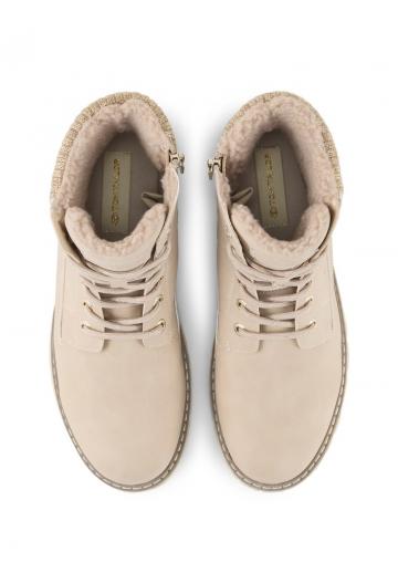 Полусапожки на высоком каблуке