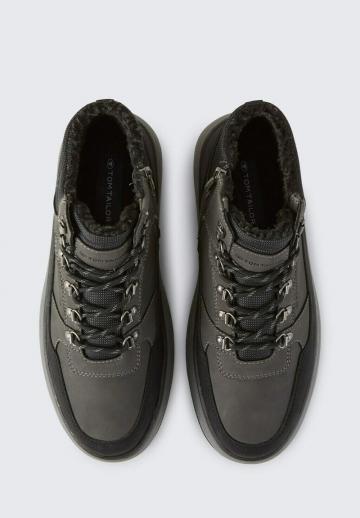 Зимние ботинки