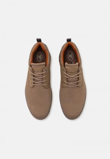 Ботинки на шнуровке