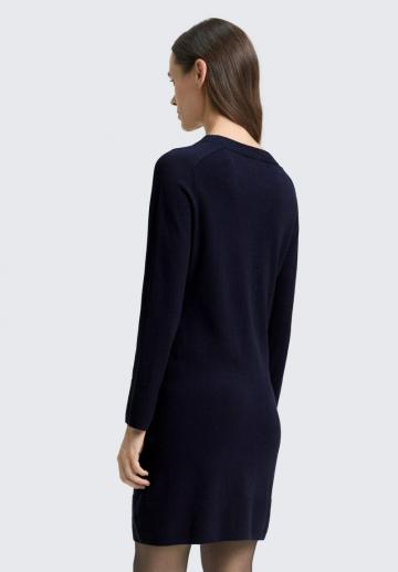 Вязаное платье