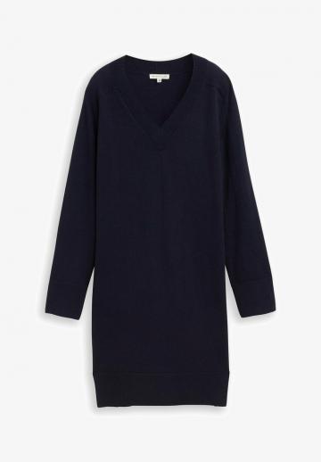 Вязаное платье