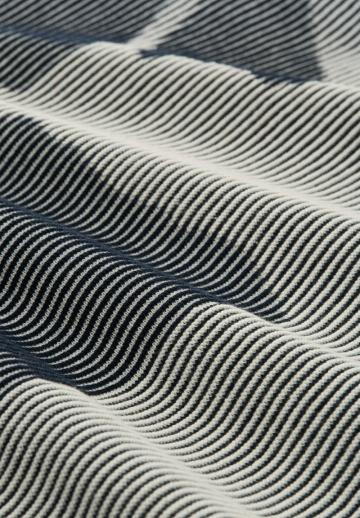 Пуловер в полоску