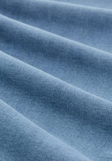 Короткие джинсы