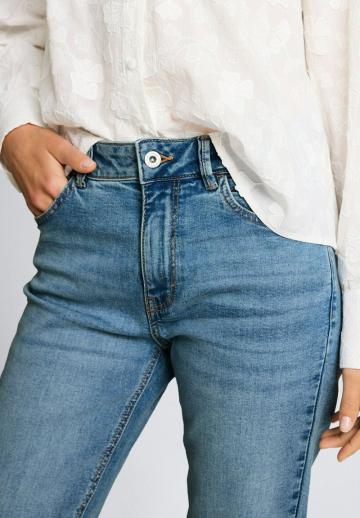 Клешеные брюки