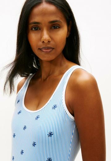 Слитный купальник