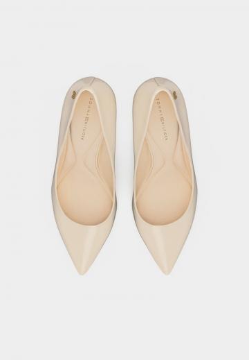 Туфли на высоком каблуке