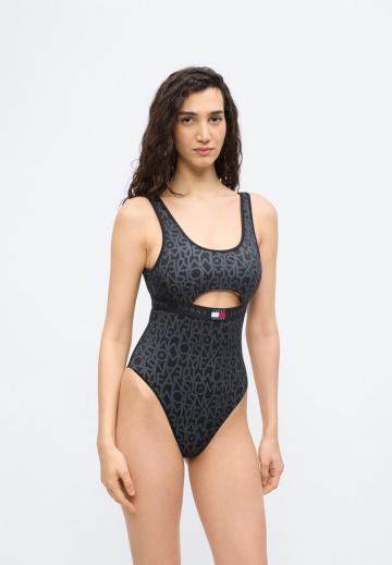 Слитный купальник