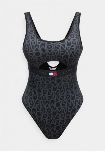 Слитный купальник