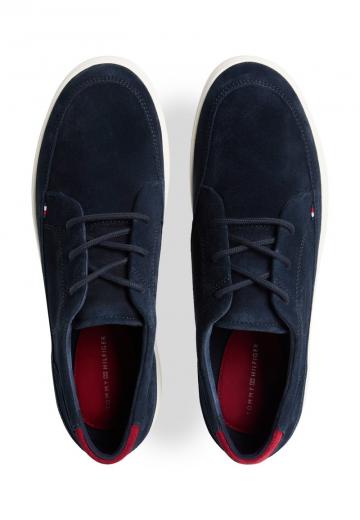 Ботинки на шнуровке