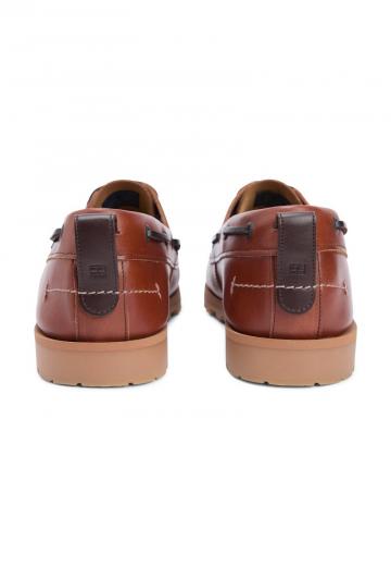 Ботинки на шнуровке