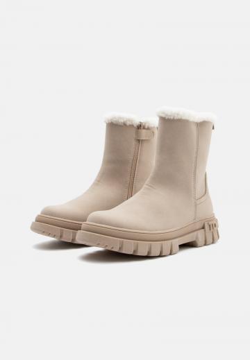 Резиновые сапоги