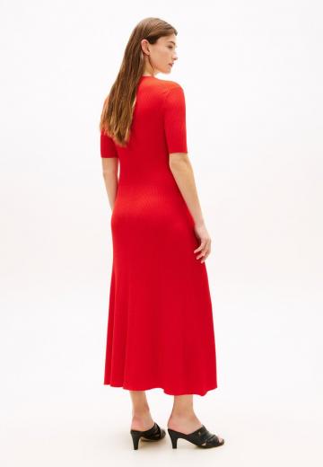 Вязаное платье