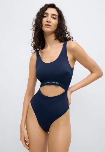 Слитный купальник