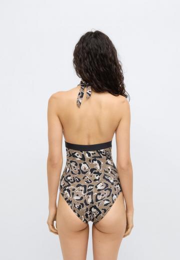 Слитный купальник