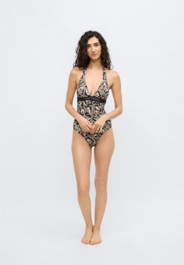 Слитный купальник