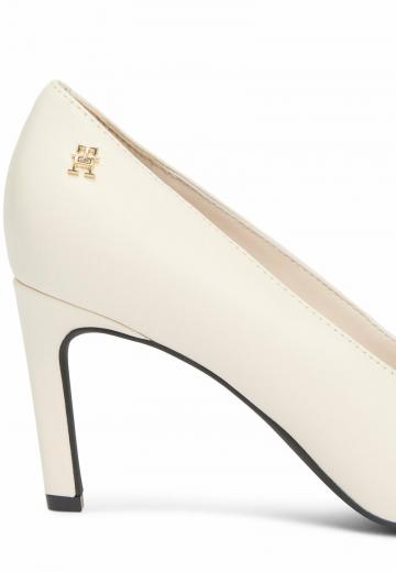 Туфли на высоком каблуке