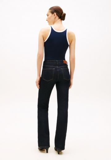 Прямые джинсы