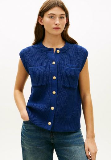 Вязаный жилет