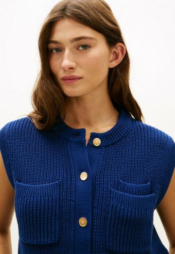 Вязаный жилет
