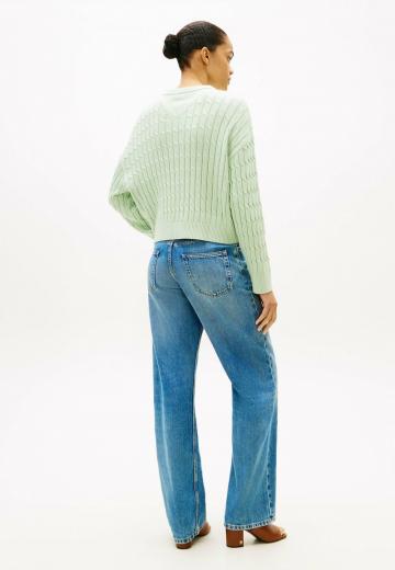 Пуловер с вырезом V