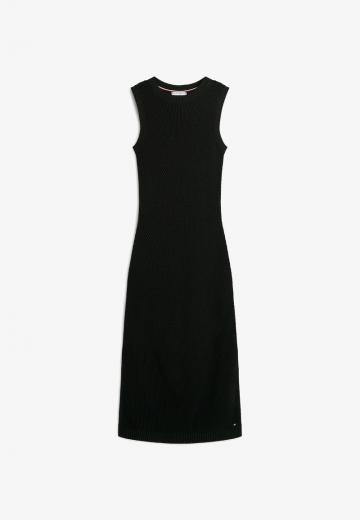 Вязаное платье