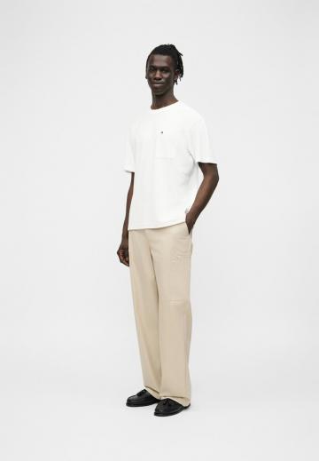 Брюки с накладными карманами