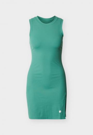 Спортивное платье